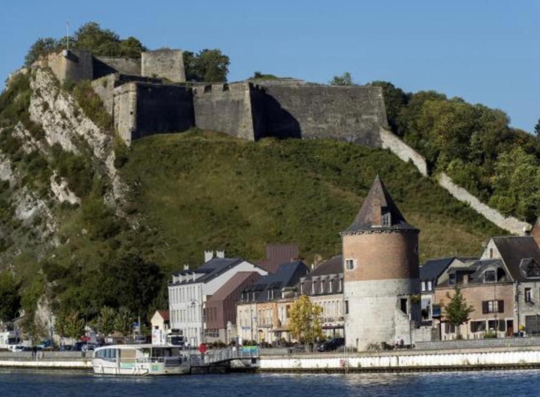 Appartement Tout Confort Dans Une Residence Calme Givet Eksteriør bilde